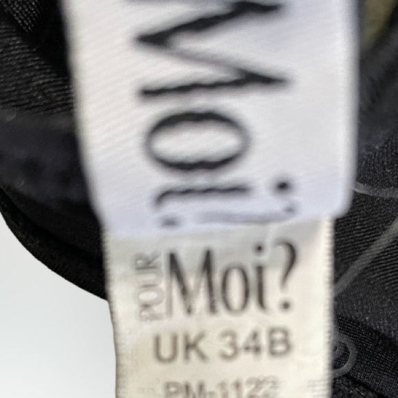 Bottom has pull string to make it tighter. Halter, padded bra with tie in back. - Picture 4 of 6